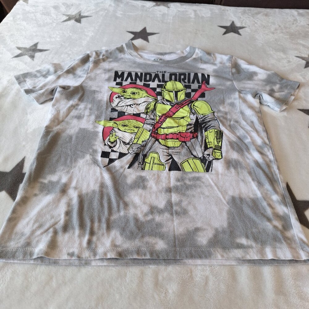 Star Wars The Mandalorian Youth‎ Size Large Tie Dye Shirt Baby Yoda Graphic Tee